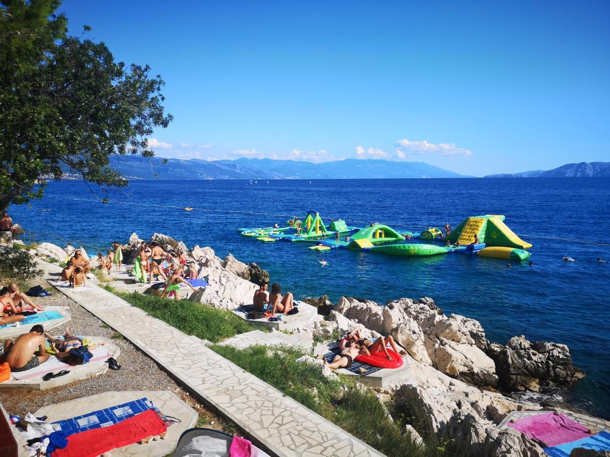 Villa Clara Apartments Kvarner Novi Vinodolski Exterior foto